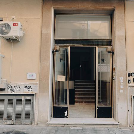 Zeos Finest Jacuzzi Suite Athens Exterior photo