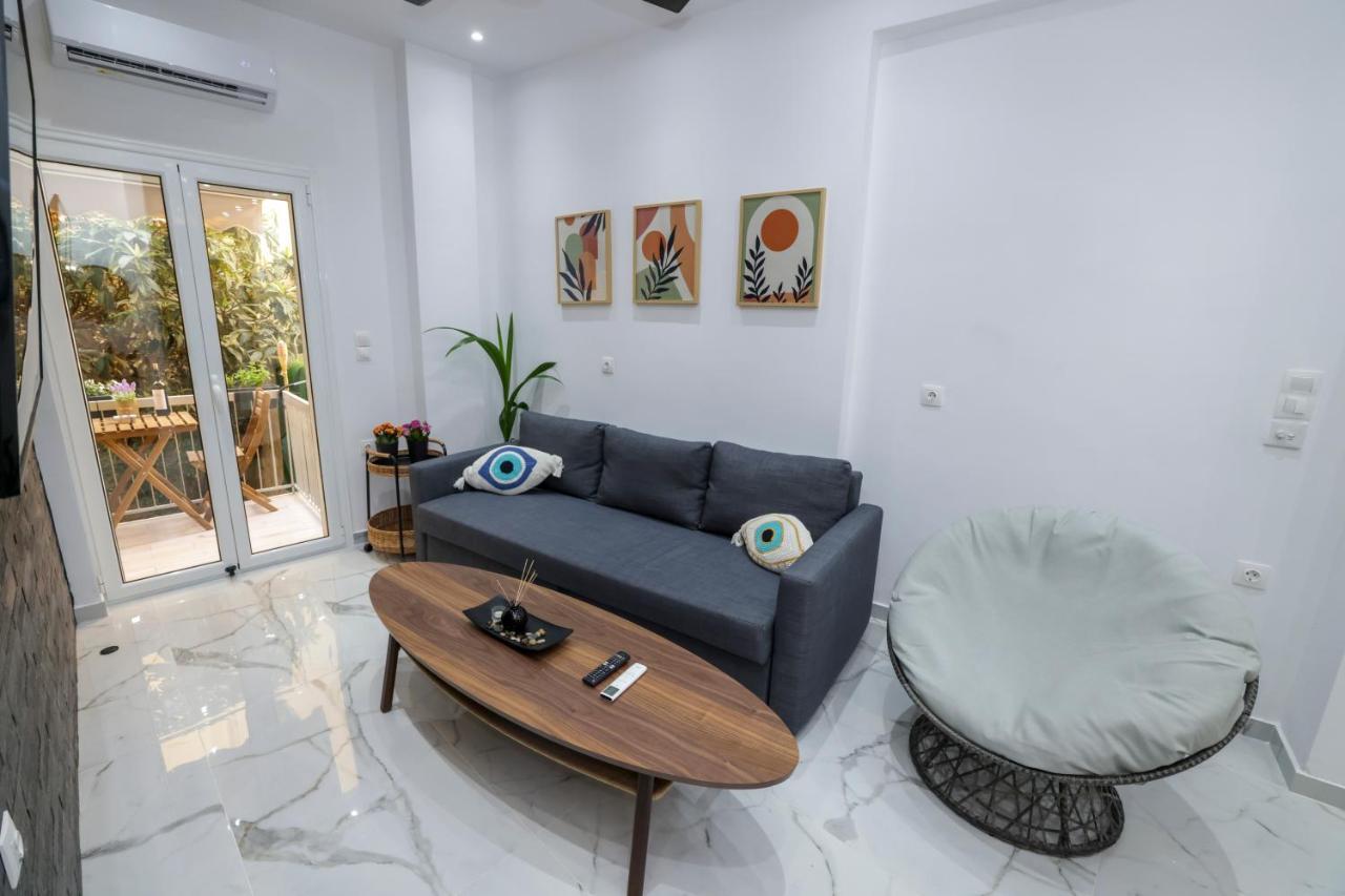 Zeos Finest Jacuzzi Suite Athens Exterior photo